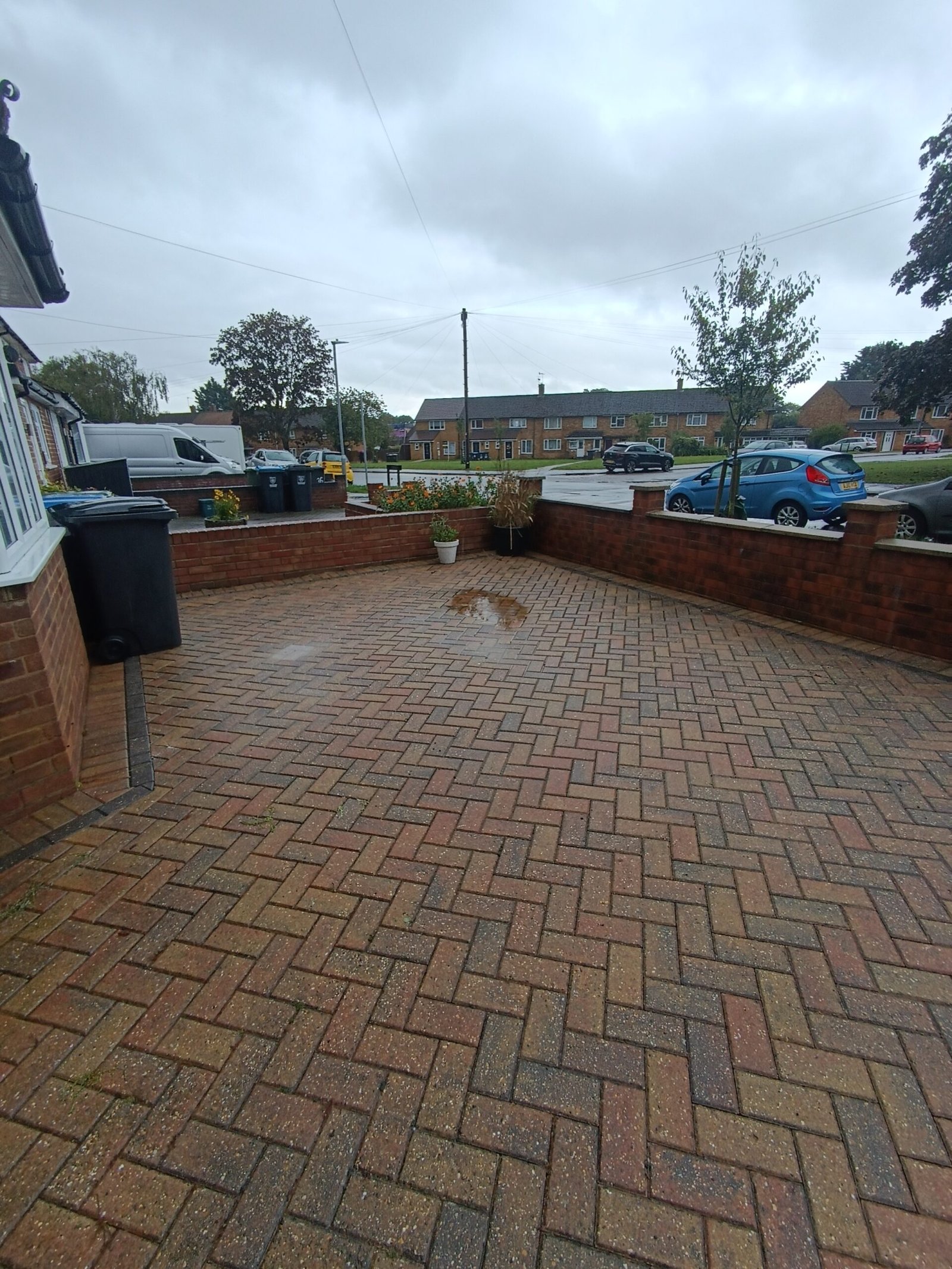 Jet washing front drive Aylesbury